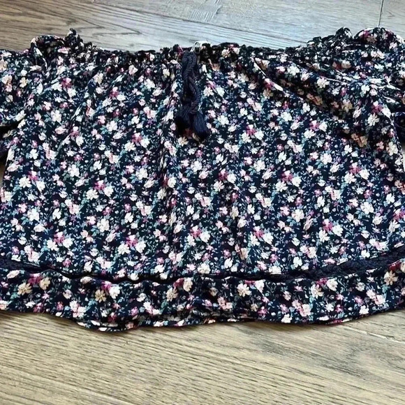 🌸3/$30🌸AMERICAN Eagle Outfitters | Floral Off The Shoulder Top - Picture 2 of 9